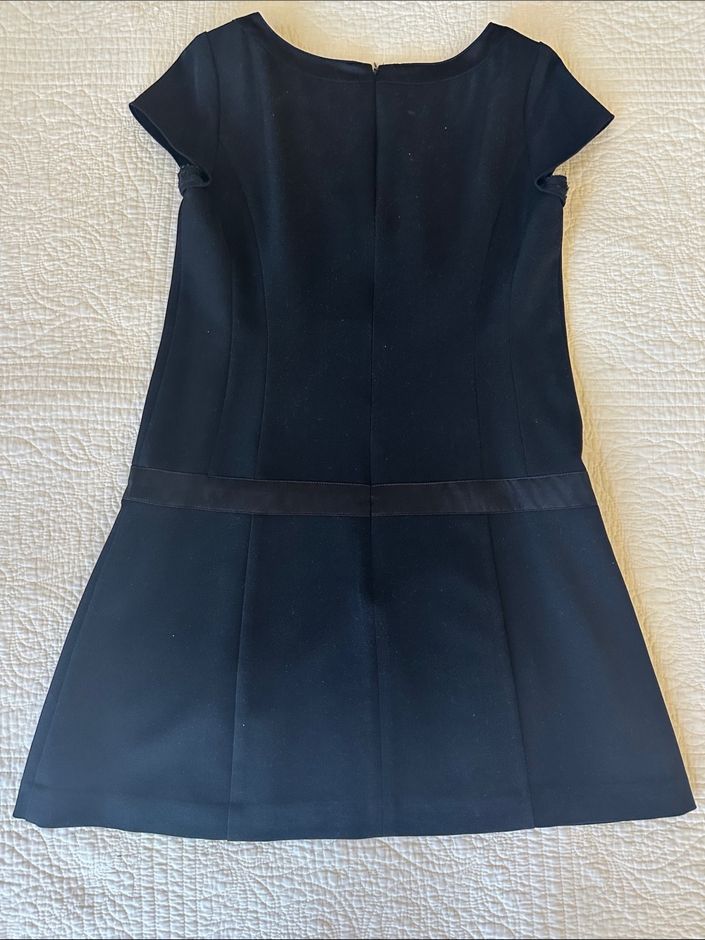Nanette Lepore Classic Black Cap-Sleeve Shift Dress size 8 - Picture 4 of 4